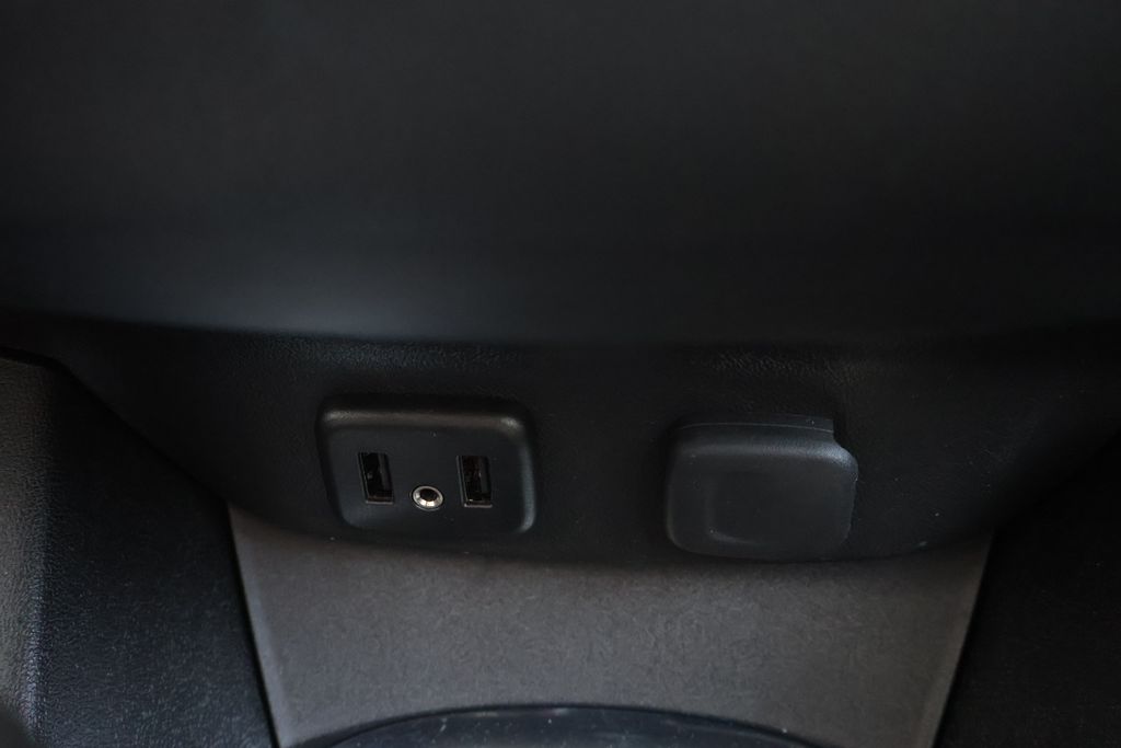 Thumbnail: 2017 Chevrolet Malibu - 26