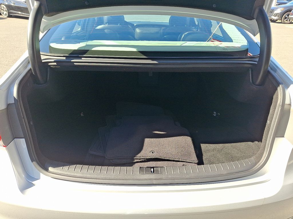 Thumbnail: 2015 Hyundai Genesis - 28