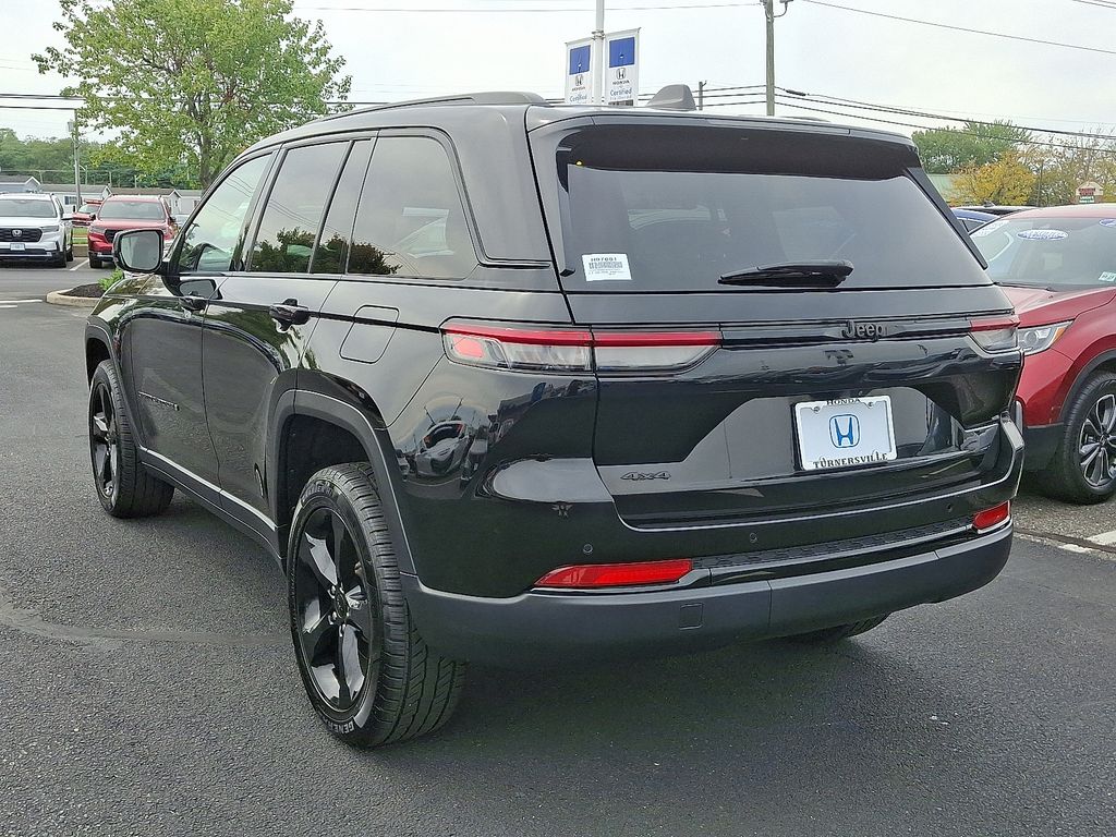 Thumbnail: 2022 Jeep Grand Cherokee - 4