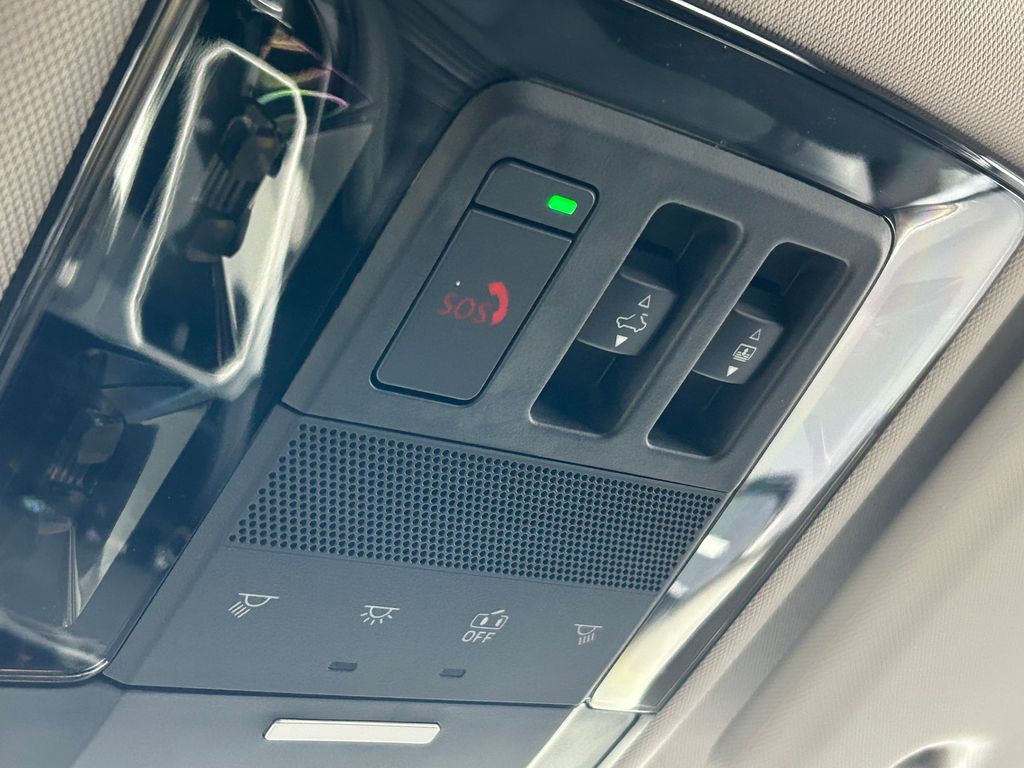 New 2026 White / Black Mitsubishi Trail Edition image 27