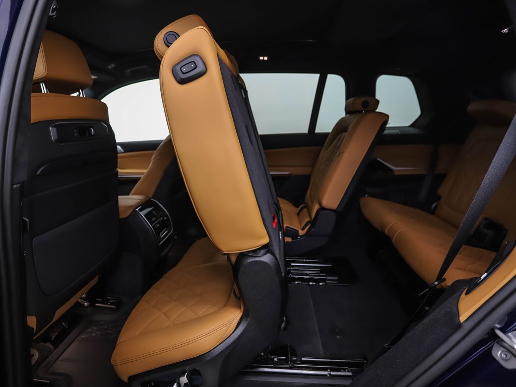 Thumbnail: 2026 BMW X7 - 25