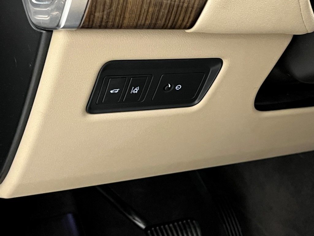Thumbnail: 2017 Land Rover Range Rover Sport - 27