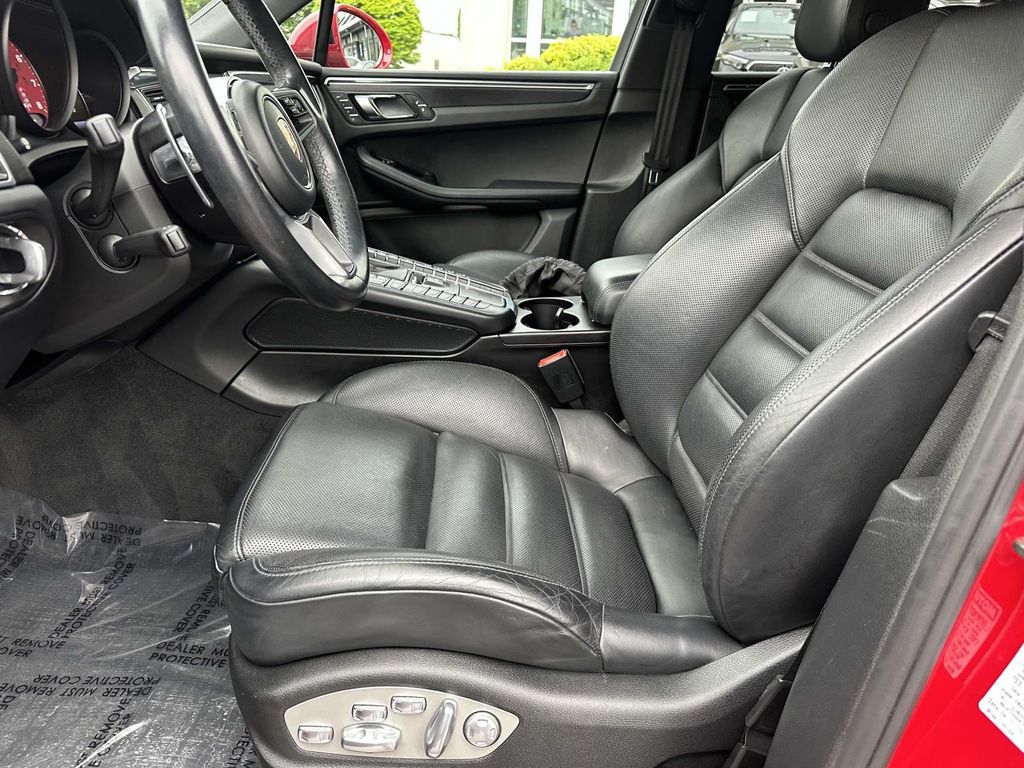 2017 Porsche Macan GTS 17