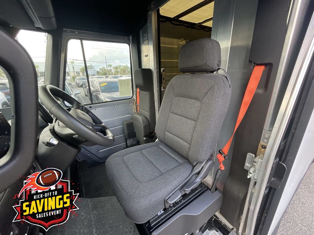 Used 2024 Brightdrop Zevo 600 Van