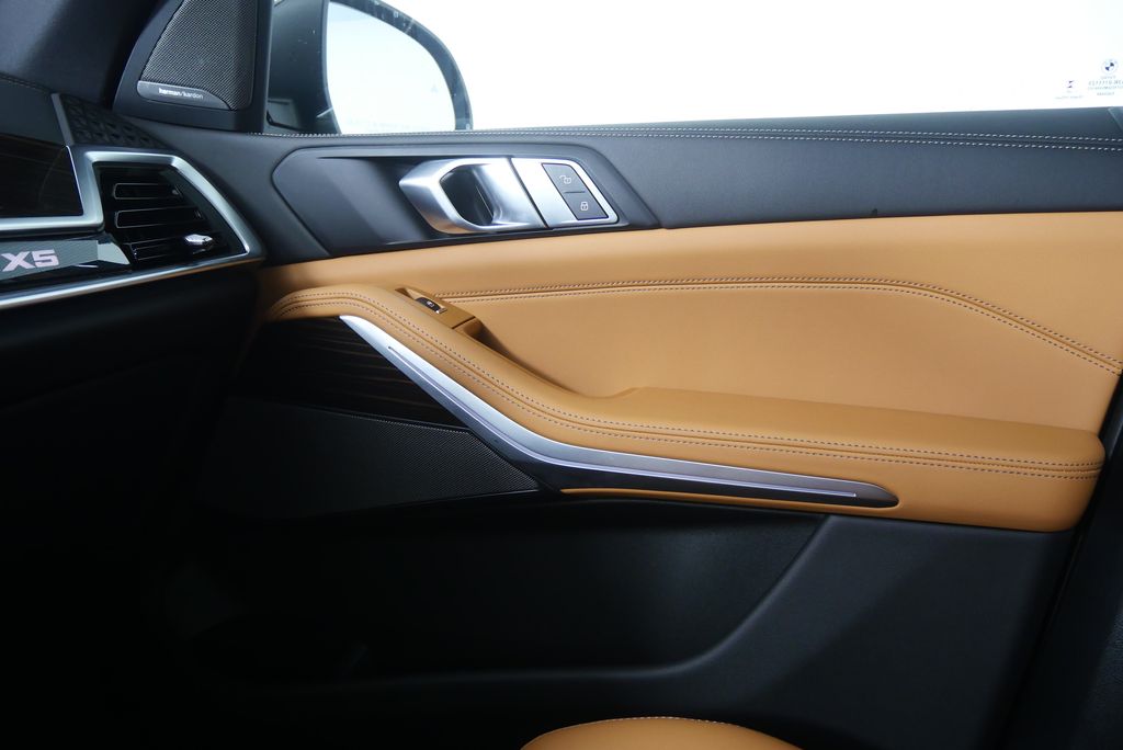 Thumbnail: 2026 BMW X5 - 28