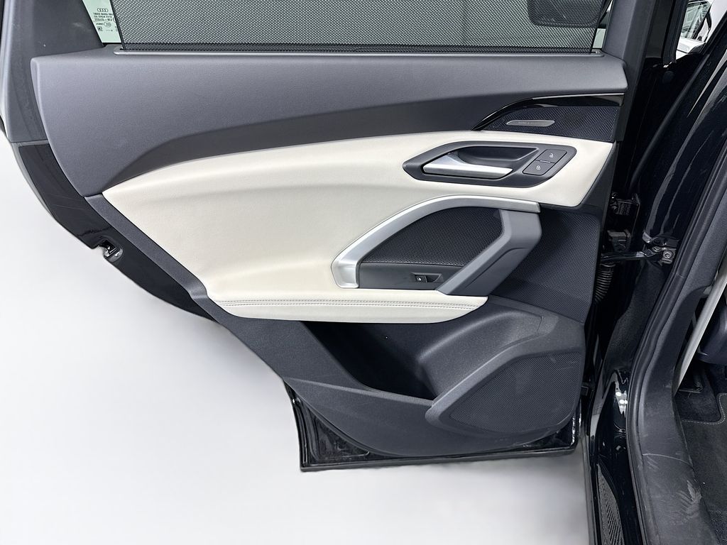 Thumbnail: 2025 Audi Q5 - 25