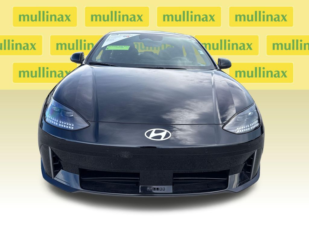 Certified Used 2024 Black Hyundai SE Standard Range image 11