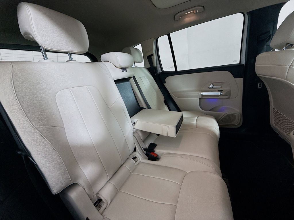 Thumbnail: 2021 Mercedes-Benz GLB - 27