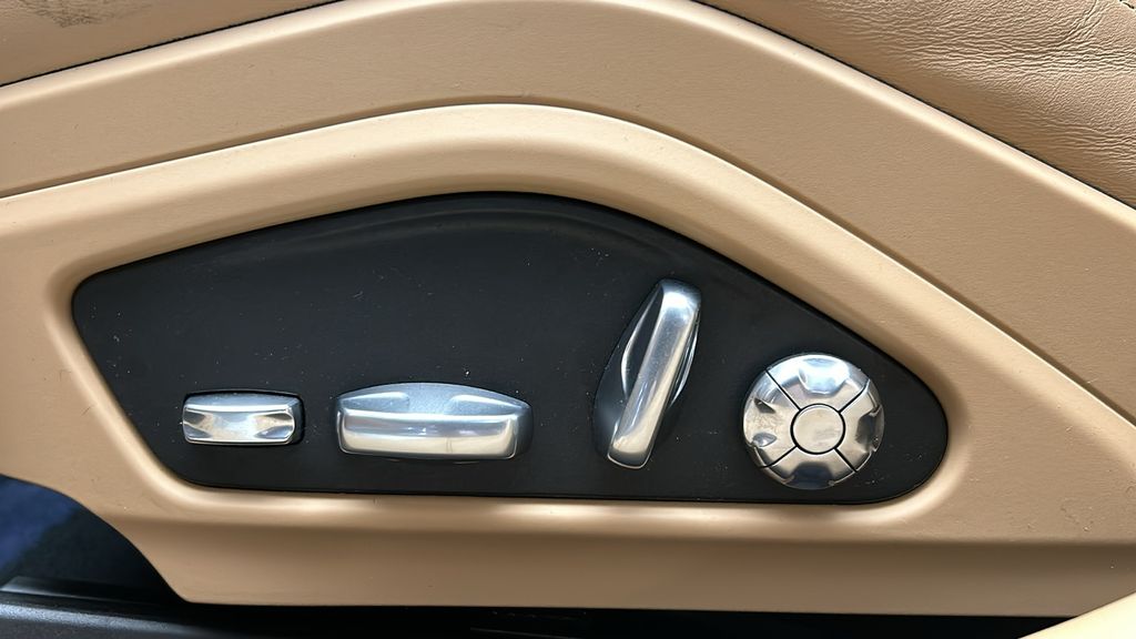 2020 Porsche Panamera Base 13