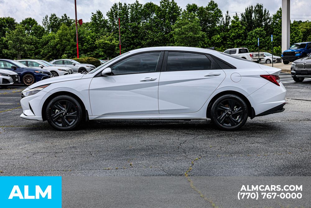 2023 Hyundai Elantra Hybrid Blue photo 8