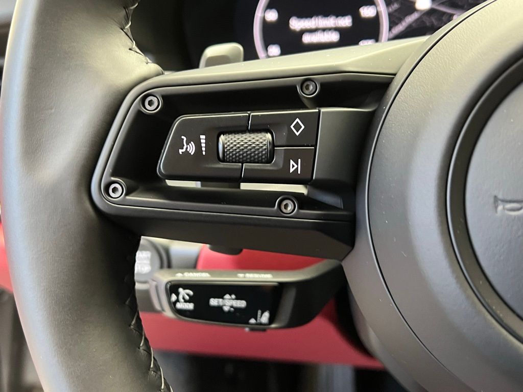 Thumbnail: 2025 Porsche 911 - 8