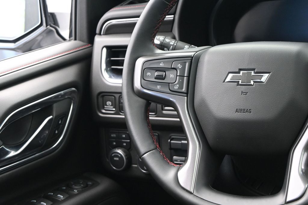 2023 Chevrolet Suburban 4WD RST
