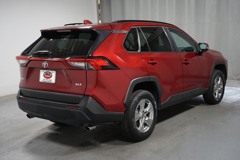 2023 Toyota RAV4 XLE 8