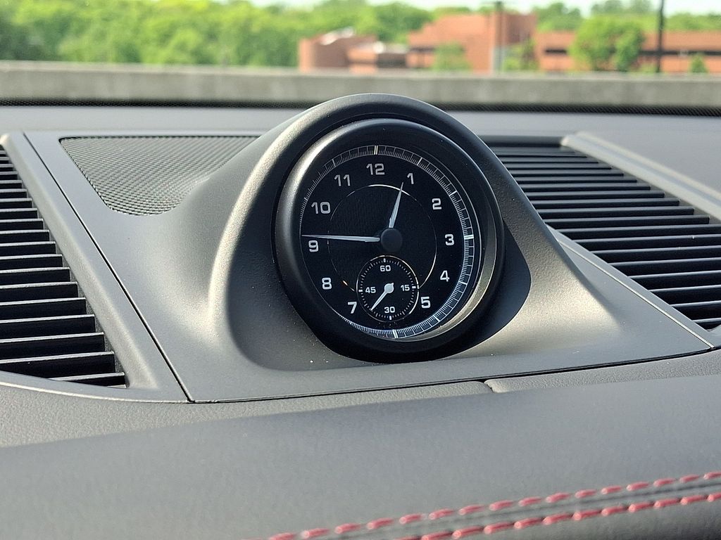 Thumbnail: 2026 Porsche Macan - 25