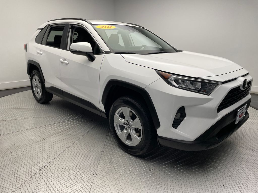 2020 Toyota RAV4 XLE 3