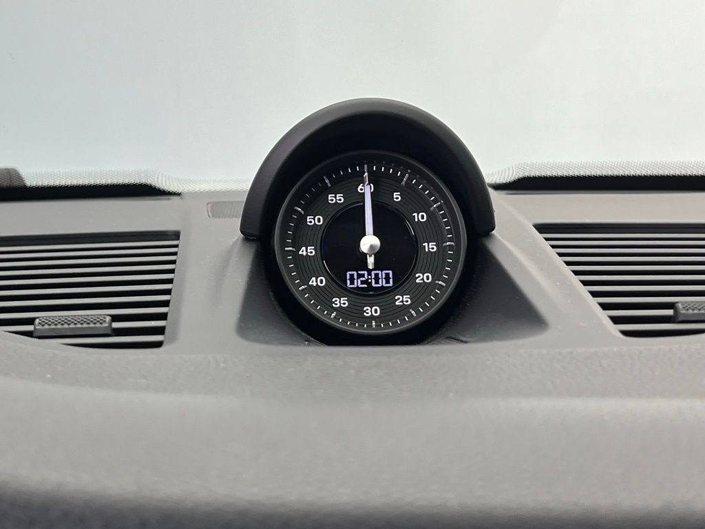 Thumbnail: 2020 Porsche 911 - 13