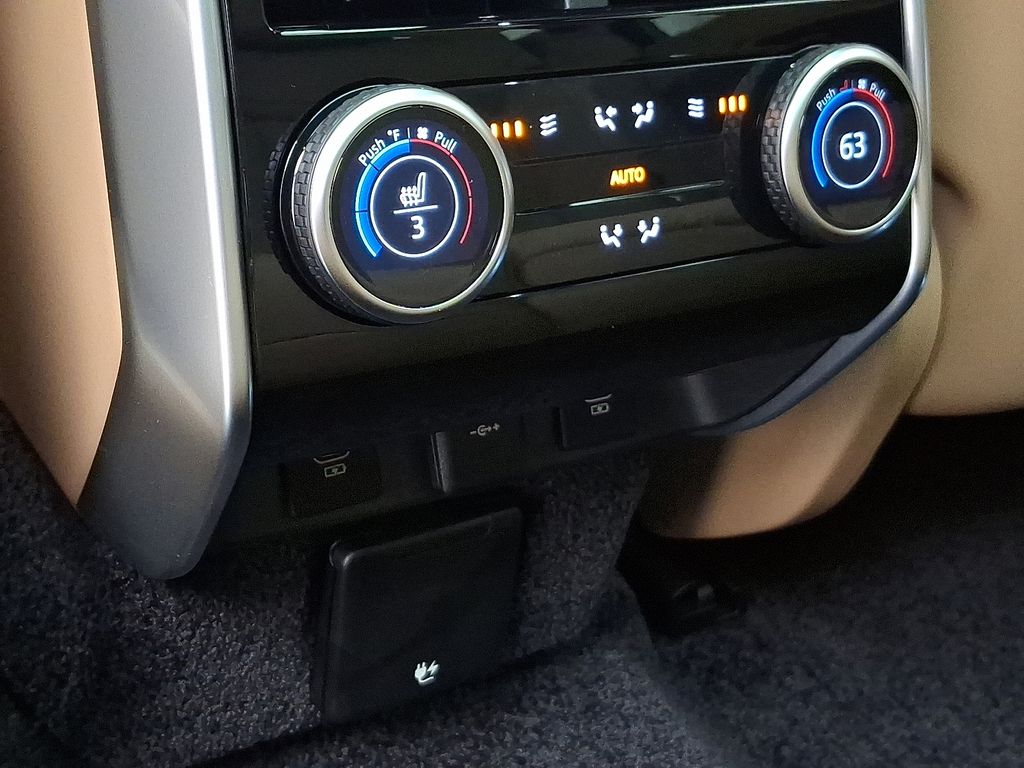 Thumbnail: 2025 Land Rover Range Rover - 7