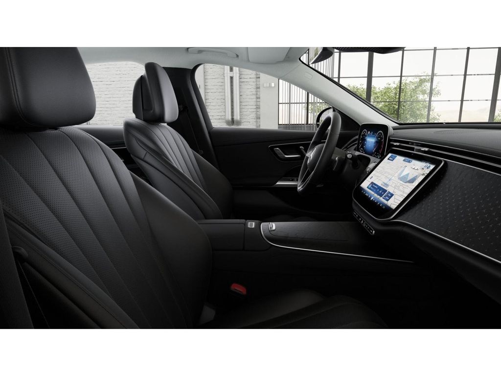 2026 Mercedes Benz E 450 4MATIC Sedan photo 4