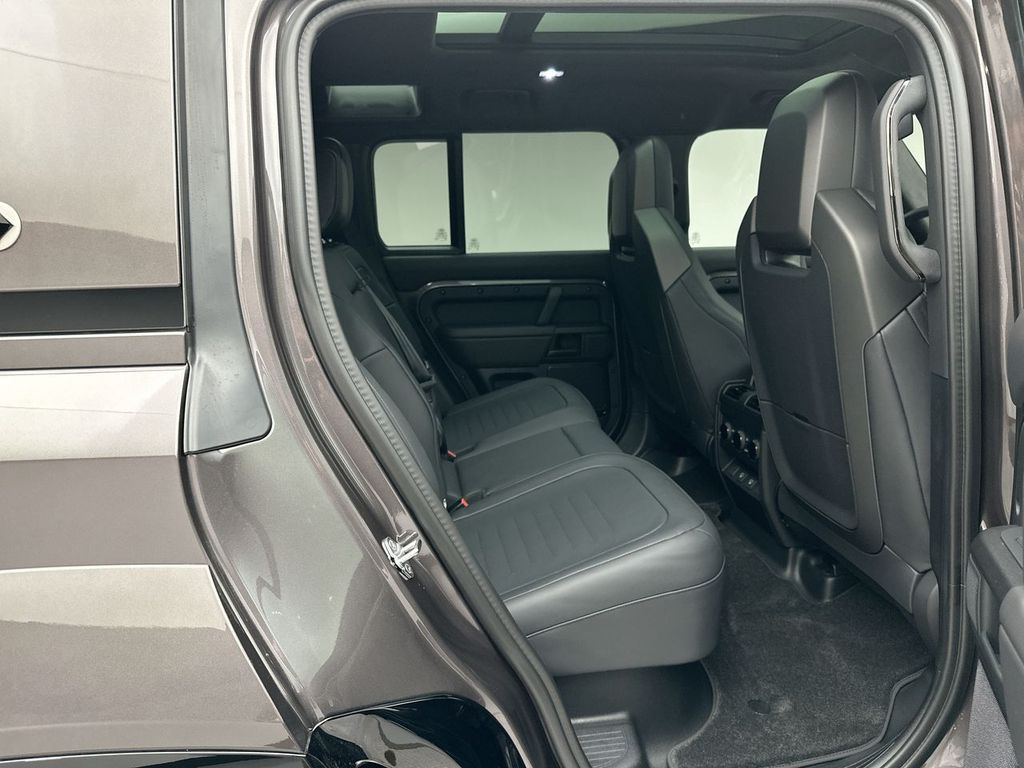 Thumbnail: 2025 Land Rover Defender - 7