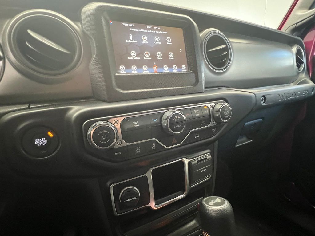 Thumbnail: 2022 Jeep Wrangler - 12