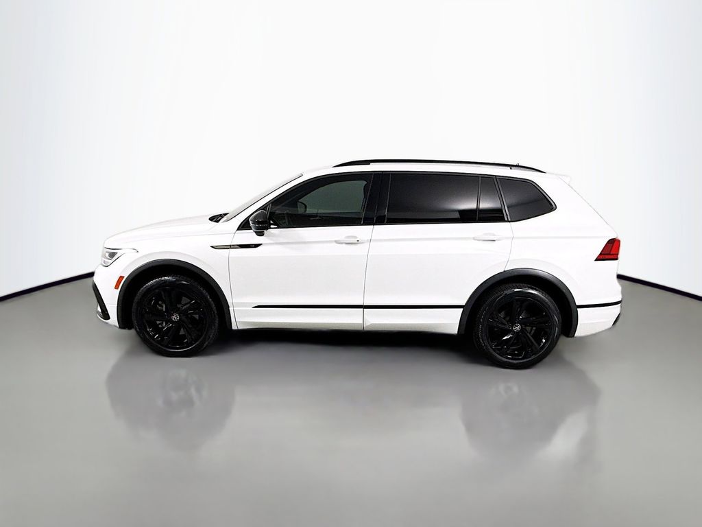 Thumbnail: 2023 Volkswagen Tiguan - 8