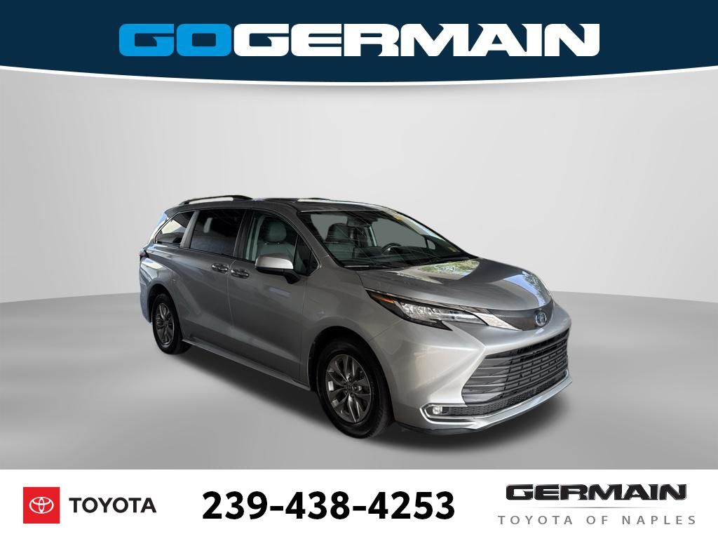 Used 2022 Silver Toyota XLE image 11