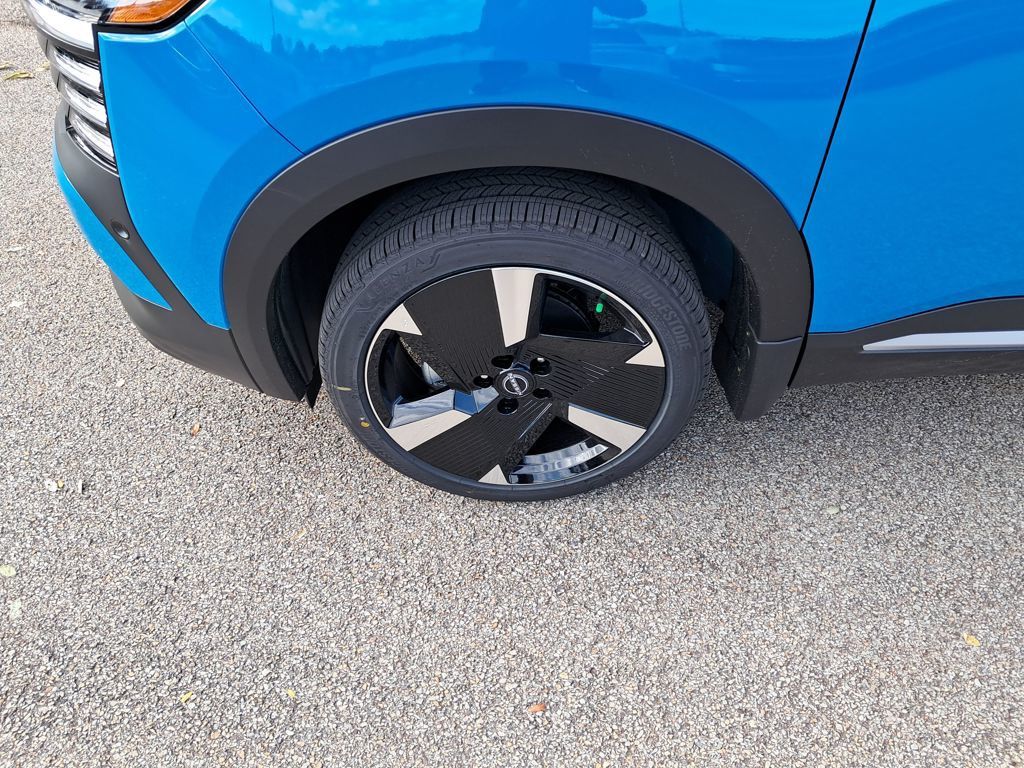 2026 Nissan Kicks SR White at South Hills Kia