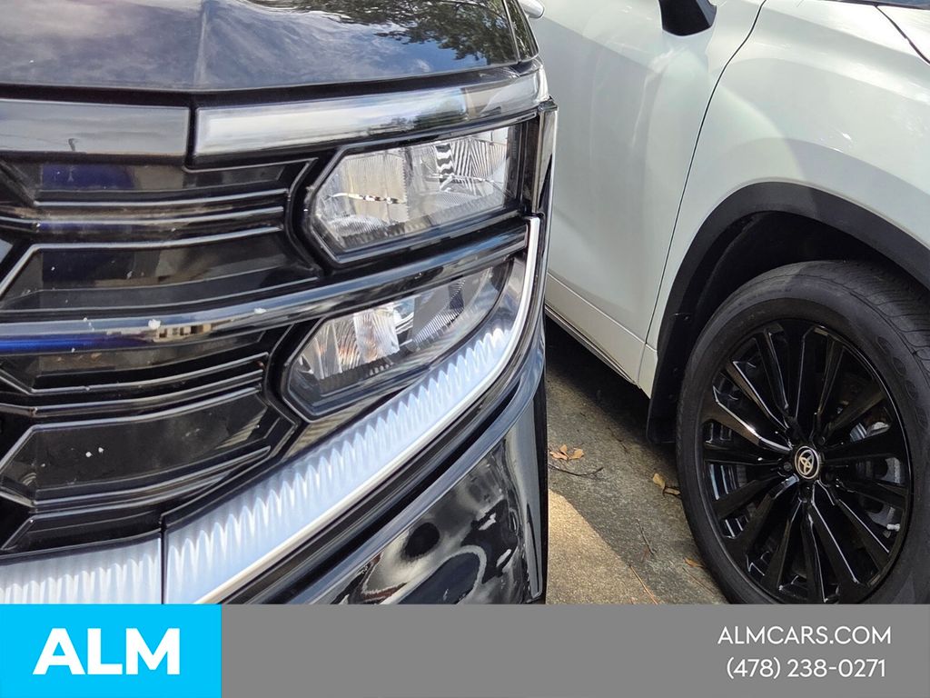 Used 2025 Black Ford Platinum image 25
