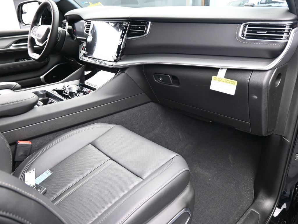 New 2026 High Gloss Black Jeep Limited Reserve image 44