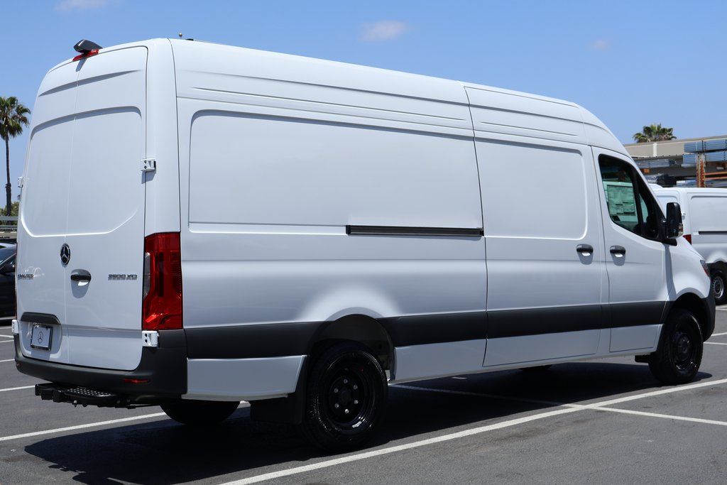 Thumbnail: 2025 Mercedes-Benz Sprinter - 2