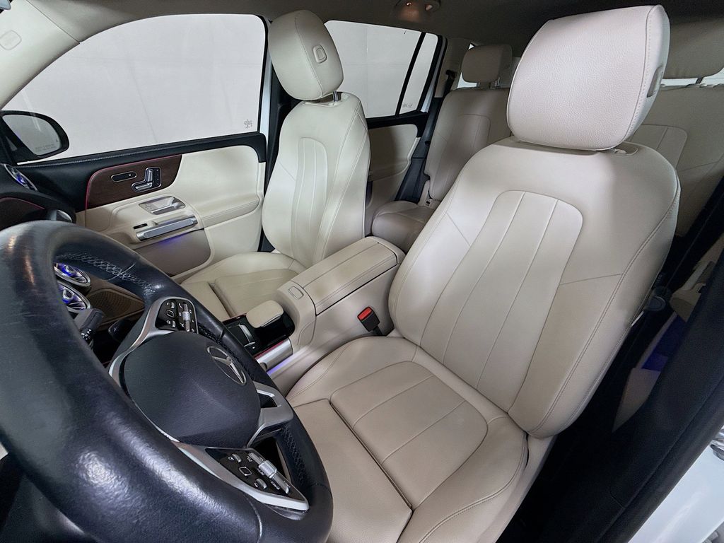 Thumbnail: 2021 Mercedes-Benz GLB - 20