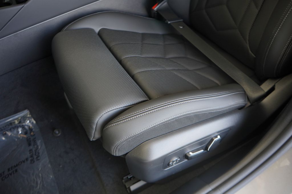 2025 BMW i5 eDrive40 12