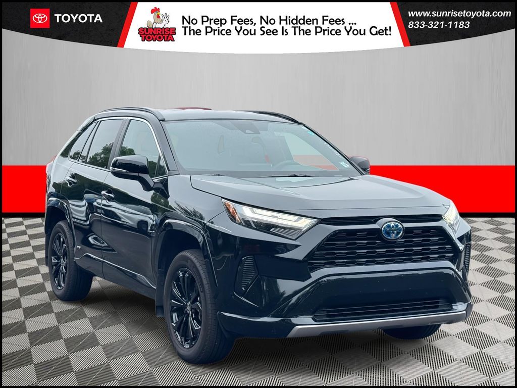 2024 Toyota RAV4 SE's photo