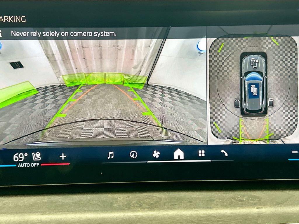 Thumbnail: 2026 BMW X5 - 15