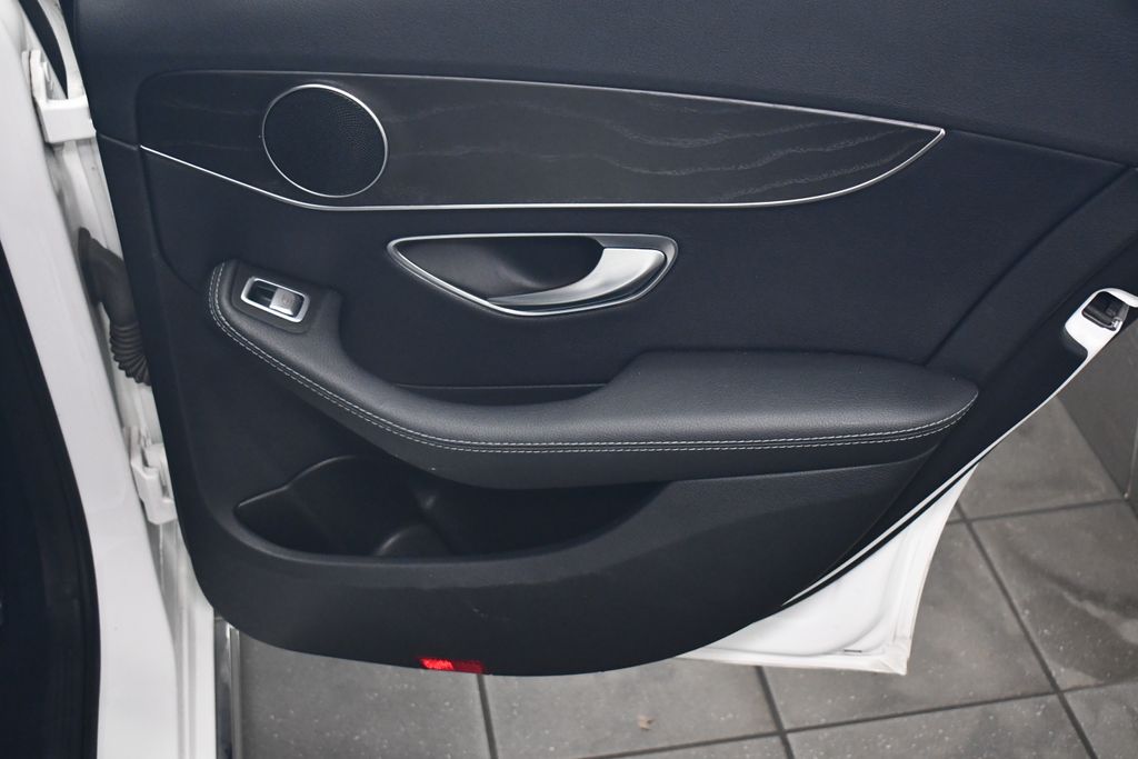 Thumbnail: 2017 Mercedes-Benz C-Class - 31