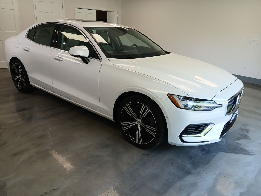 Crystal White Metallic 2021 Volvo S60 Sedan All-Wheel Drive Automatic
