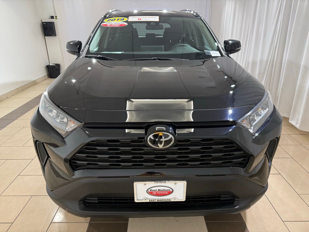 2019 Toyota RAV4 LE 8