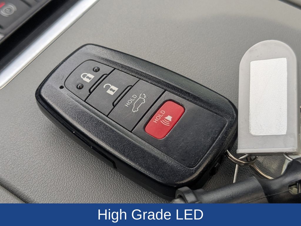 2023 Toyota Highlander Hybrid Platinum