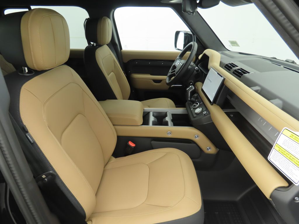 Thumbnail: 2025 Land Rover Defender - 22