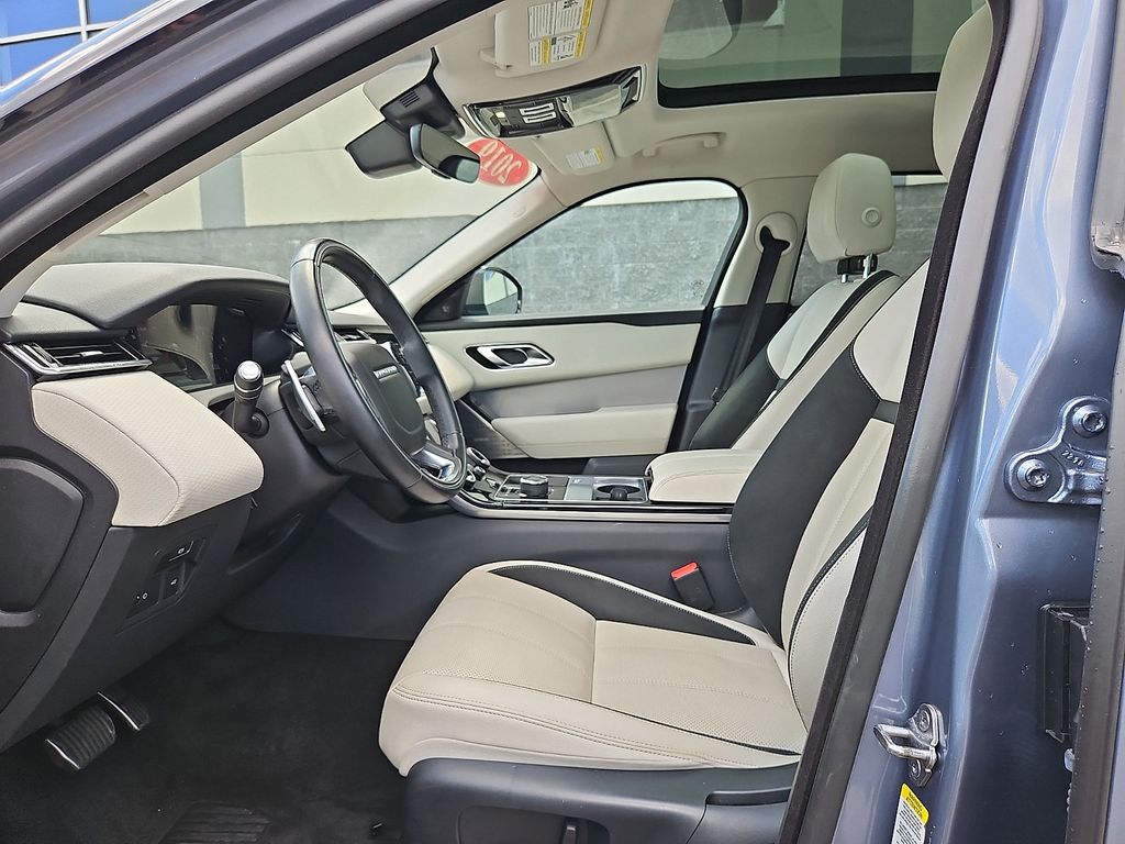 Thumbnail: 2019 Land Rover Range Rover Velar - 14