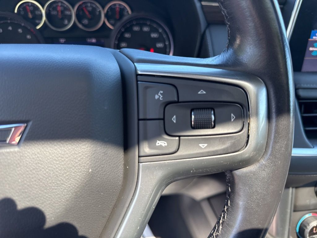 Used 2021 Black Chevrolet Z71 image 32