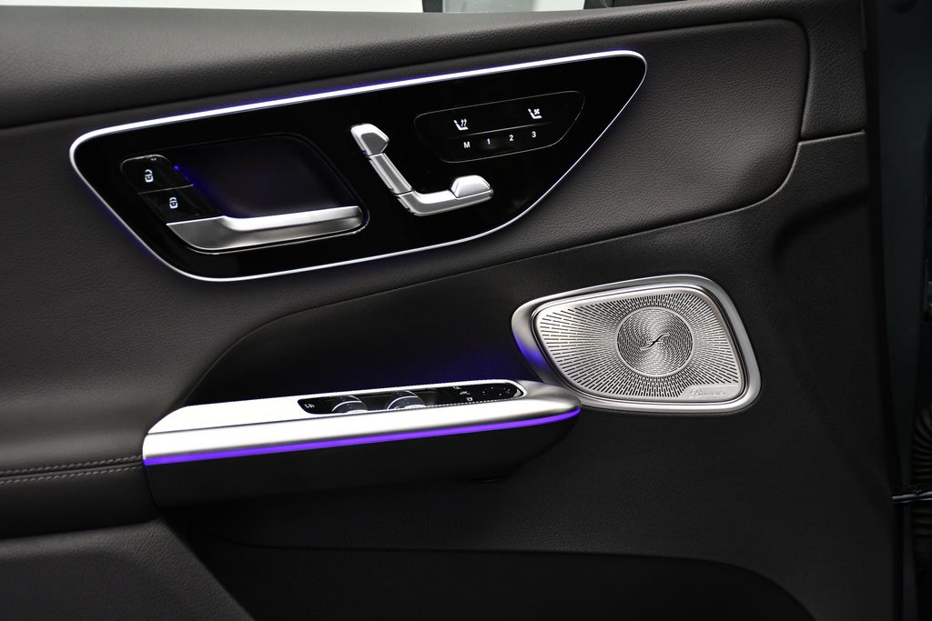 Thumbnail: 2026 Mercedes-Benz GLC - 31