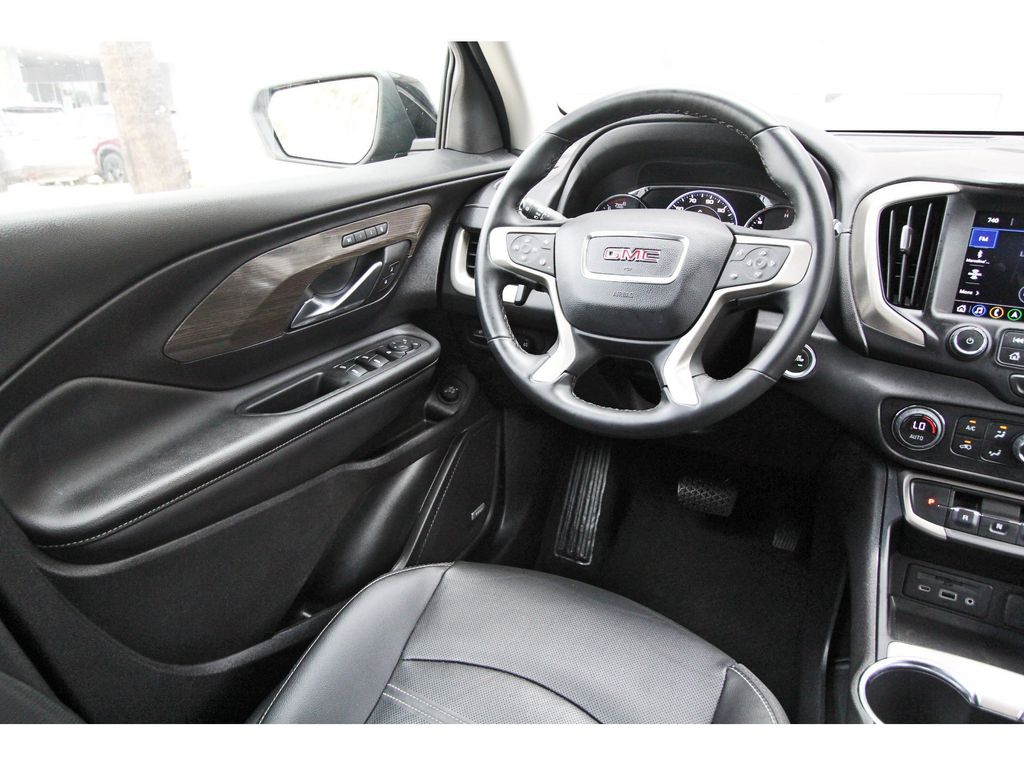 2024 GMC Terrain Denali - 7