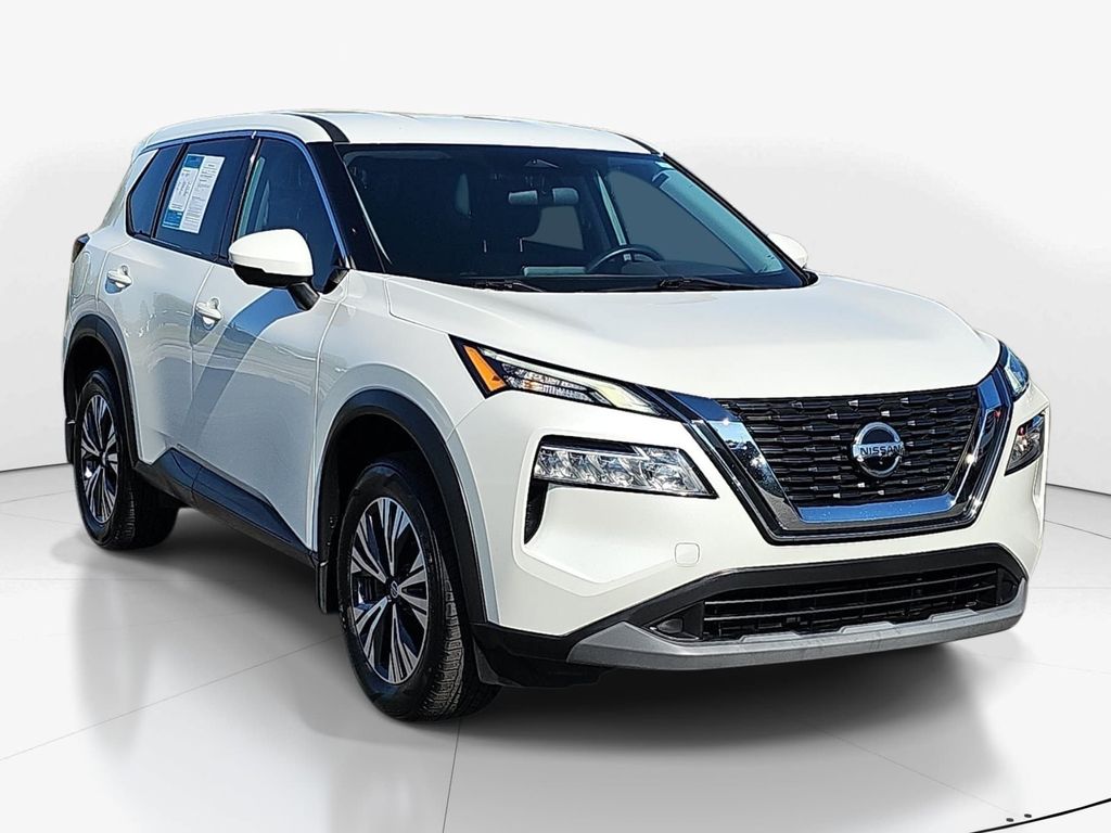 Used 2021 White Nissan SV image 2