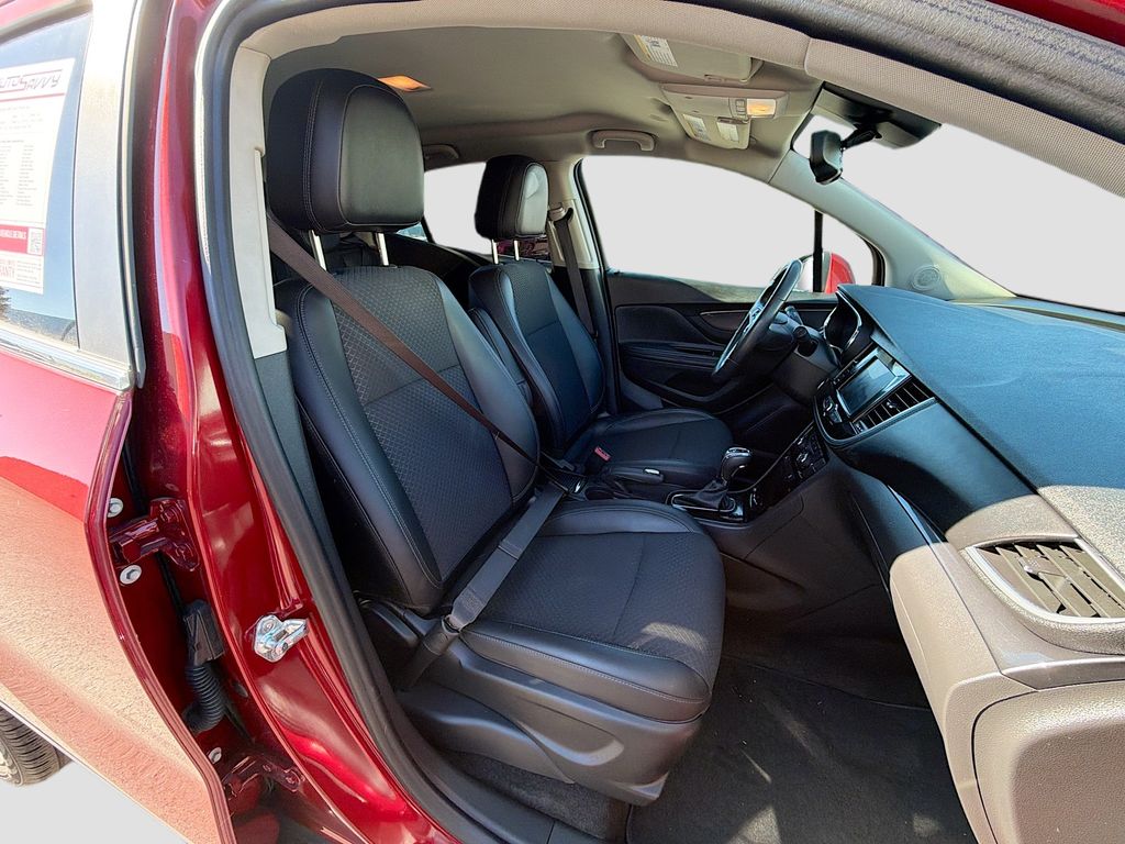 Used 2022 Red Buick Preferred image 28