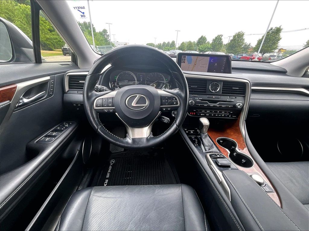 2017 Lexus RX — photo 17