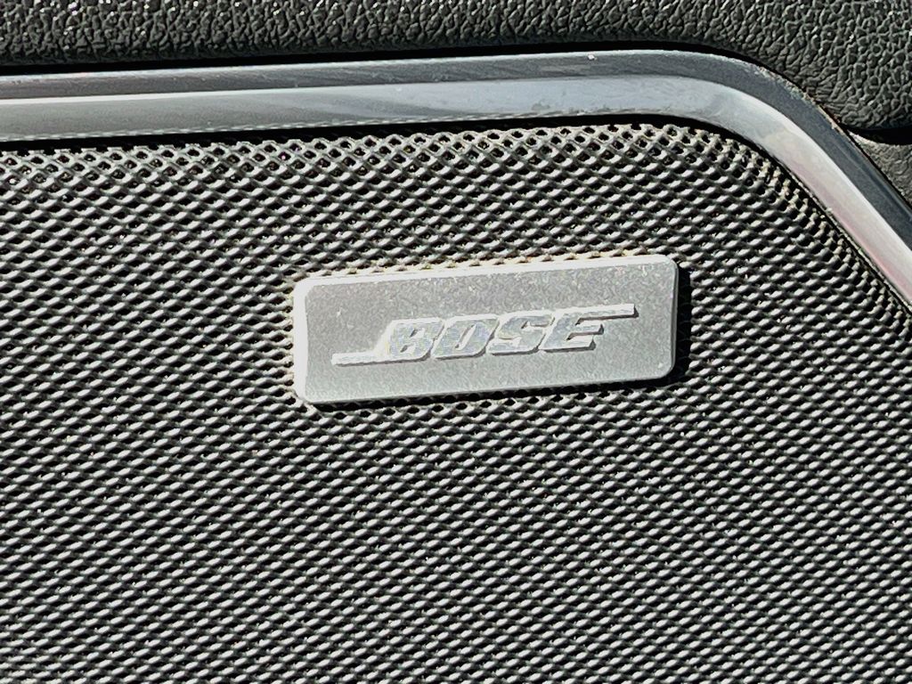 Used 2025 White GMC SLT image 19
