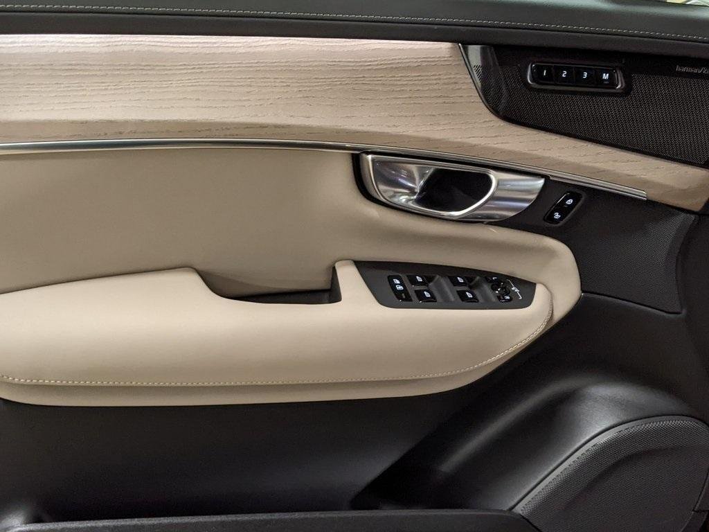 2026 Volvo XC90 Ultra - Photo 11