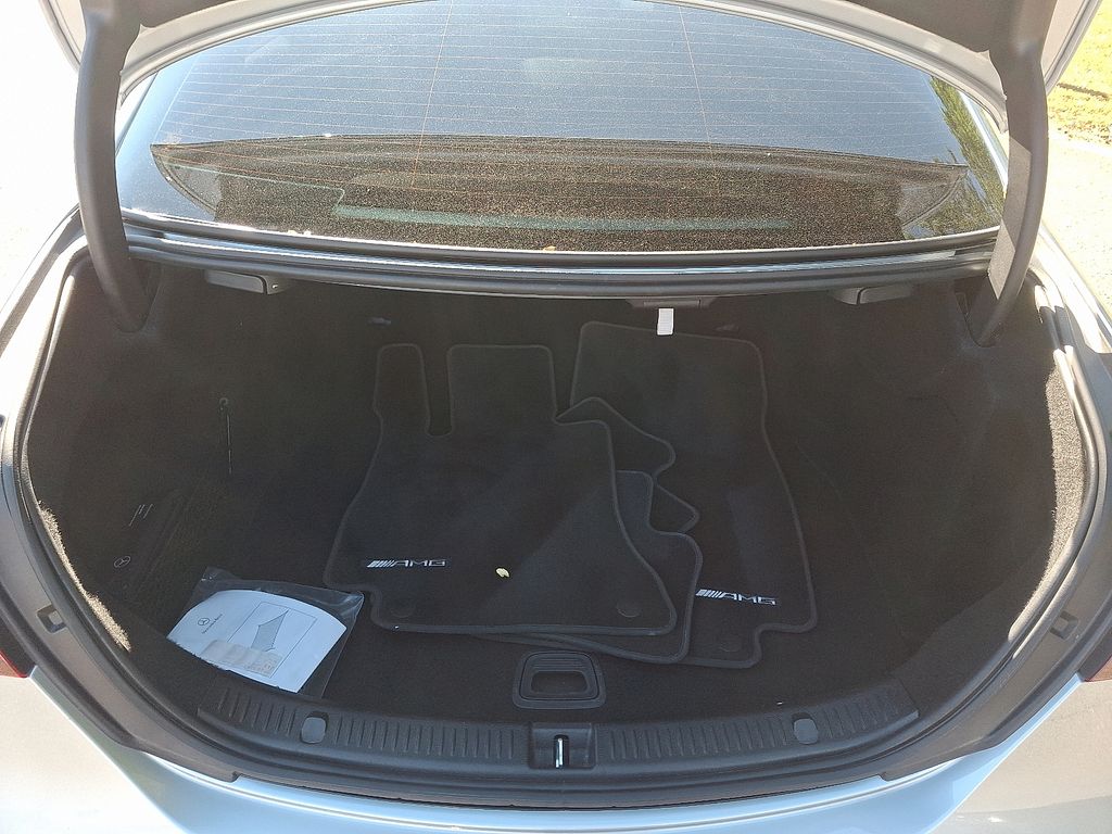 Thumbnail: 2021 Mercedes-Benz E-Class - 28