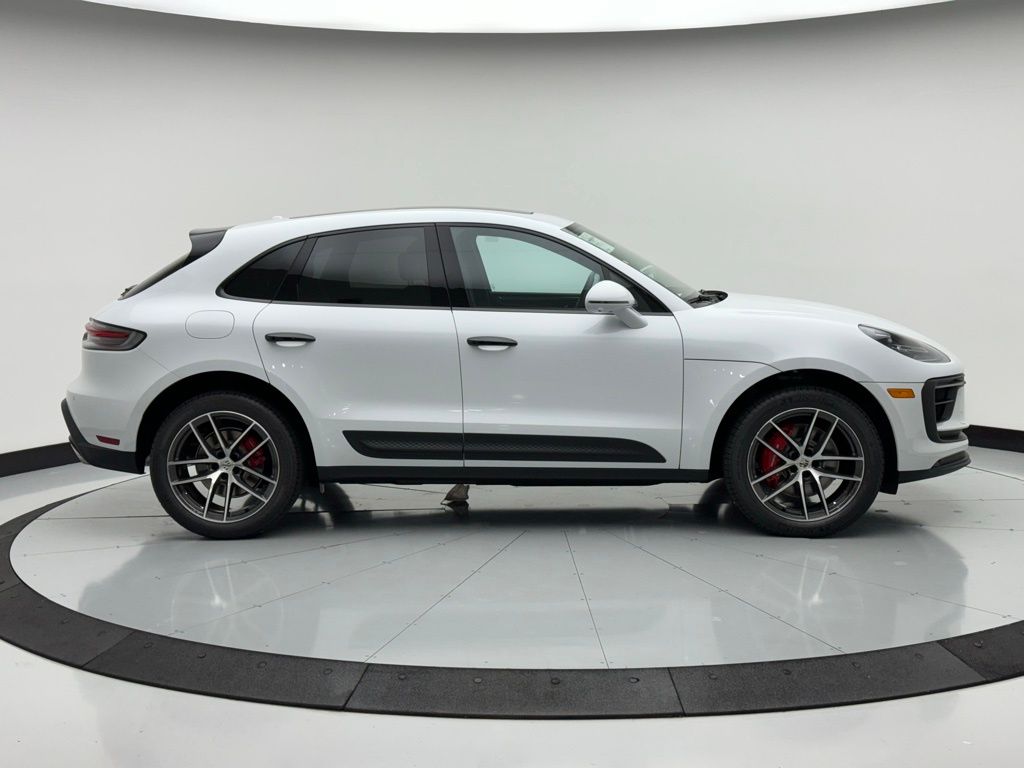 2024 Porsche Macan S 4